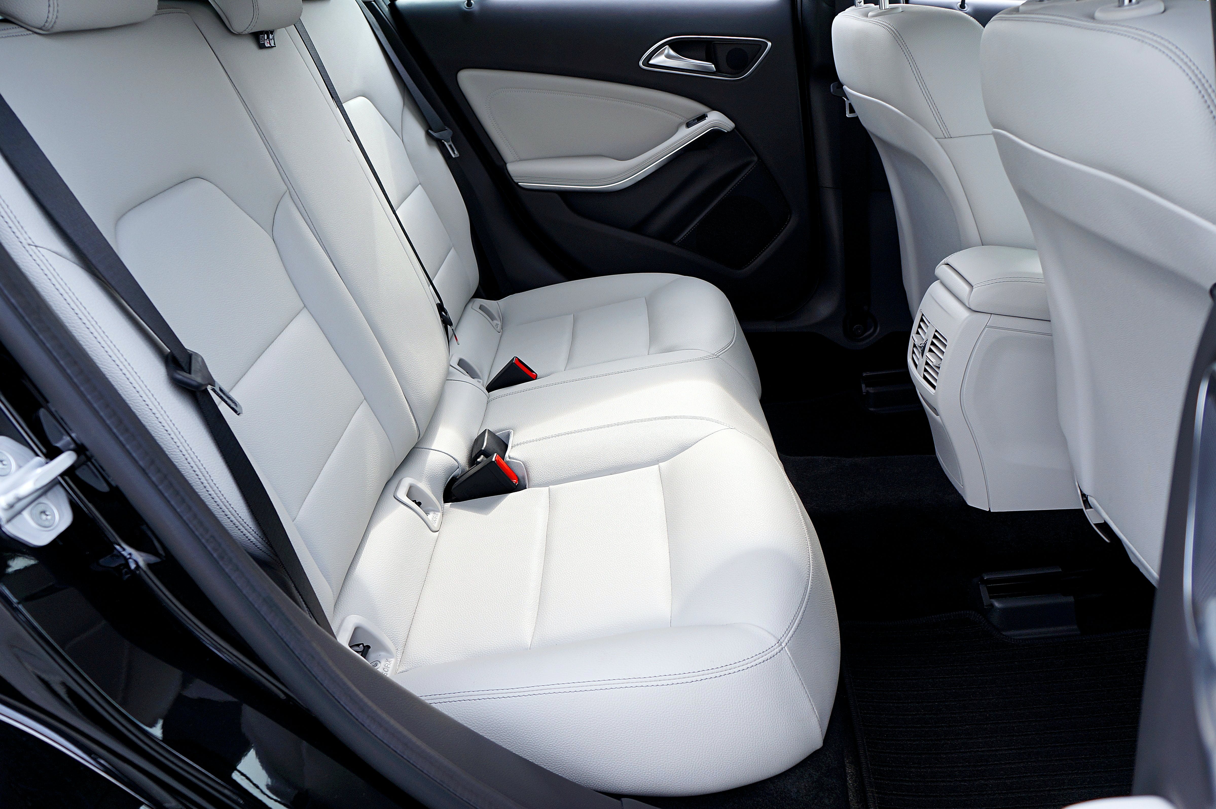HOW DO YOU FIX SEAT BELTS AFTER AN ACCIDENT?