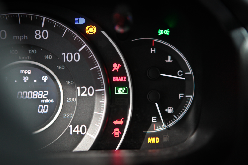 Airbag Light On? 7 Causes & Affordable Fixes
