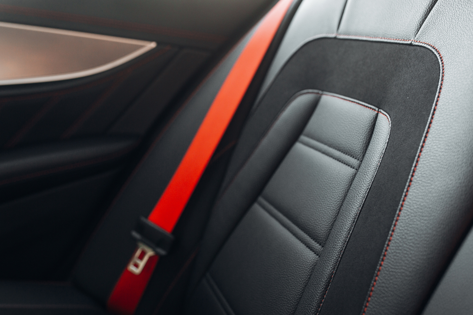 Why Inspecting Your Car's Seat Belts is Crucial for Safety