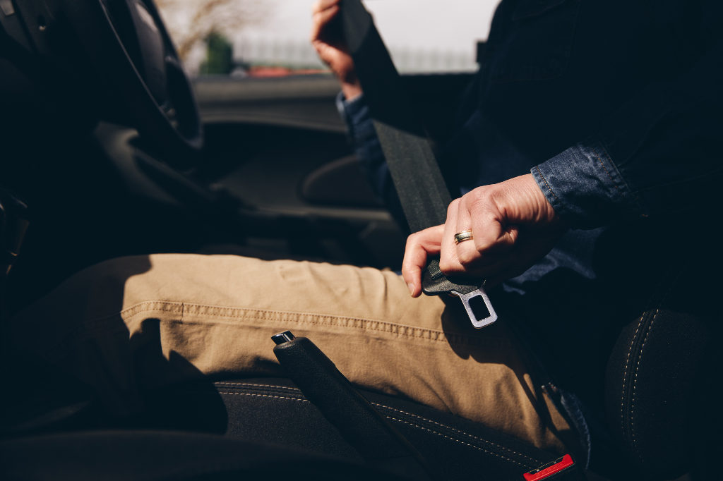 Seat belt stuck or jammed? Learn the causes, quick fixes, and when to turn to L&D Solutions for fast, affordable seat belt repair with 24–48 hour turnaround.