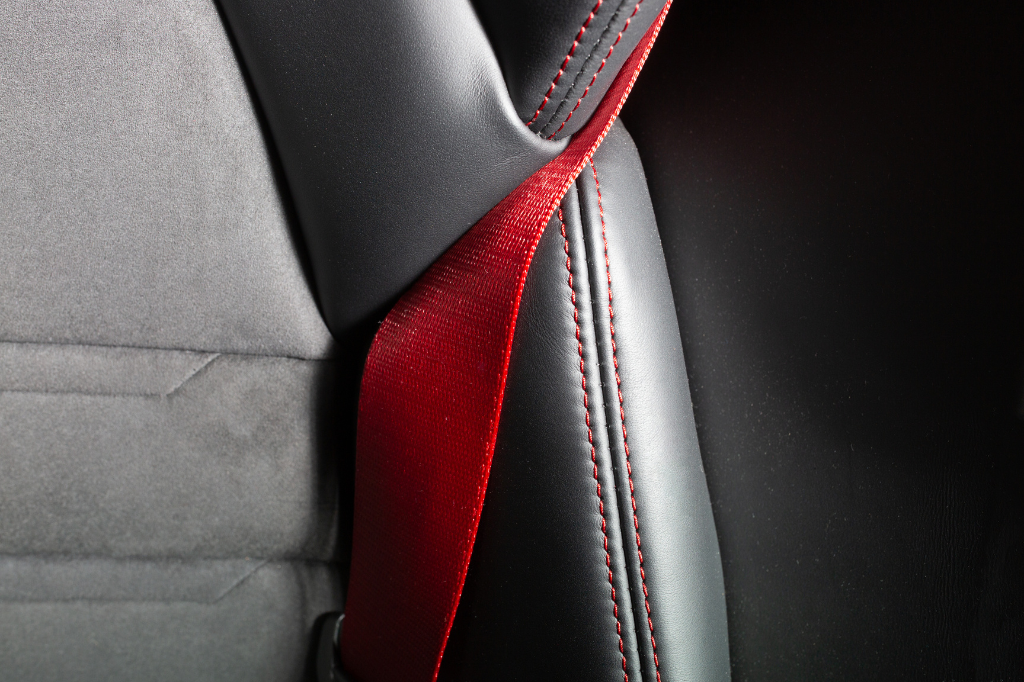 How to Choose the Right Seat Belt Color for Your Car
