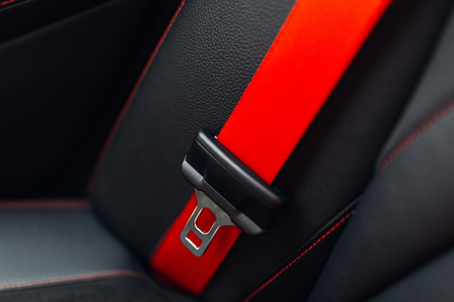 Frayed or Torn Seat Belts? 5 Urgent Reasons to Replace Them Now!